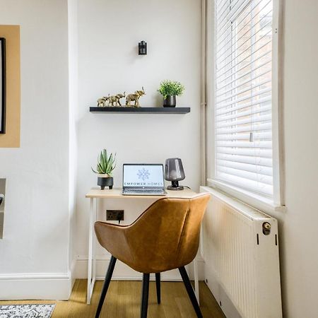 Coventry Fashionable House, City Centre, Free Parking, Sleeps 4, By Empower Homes Екстериор снимка