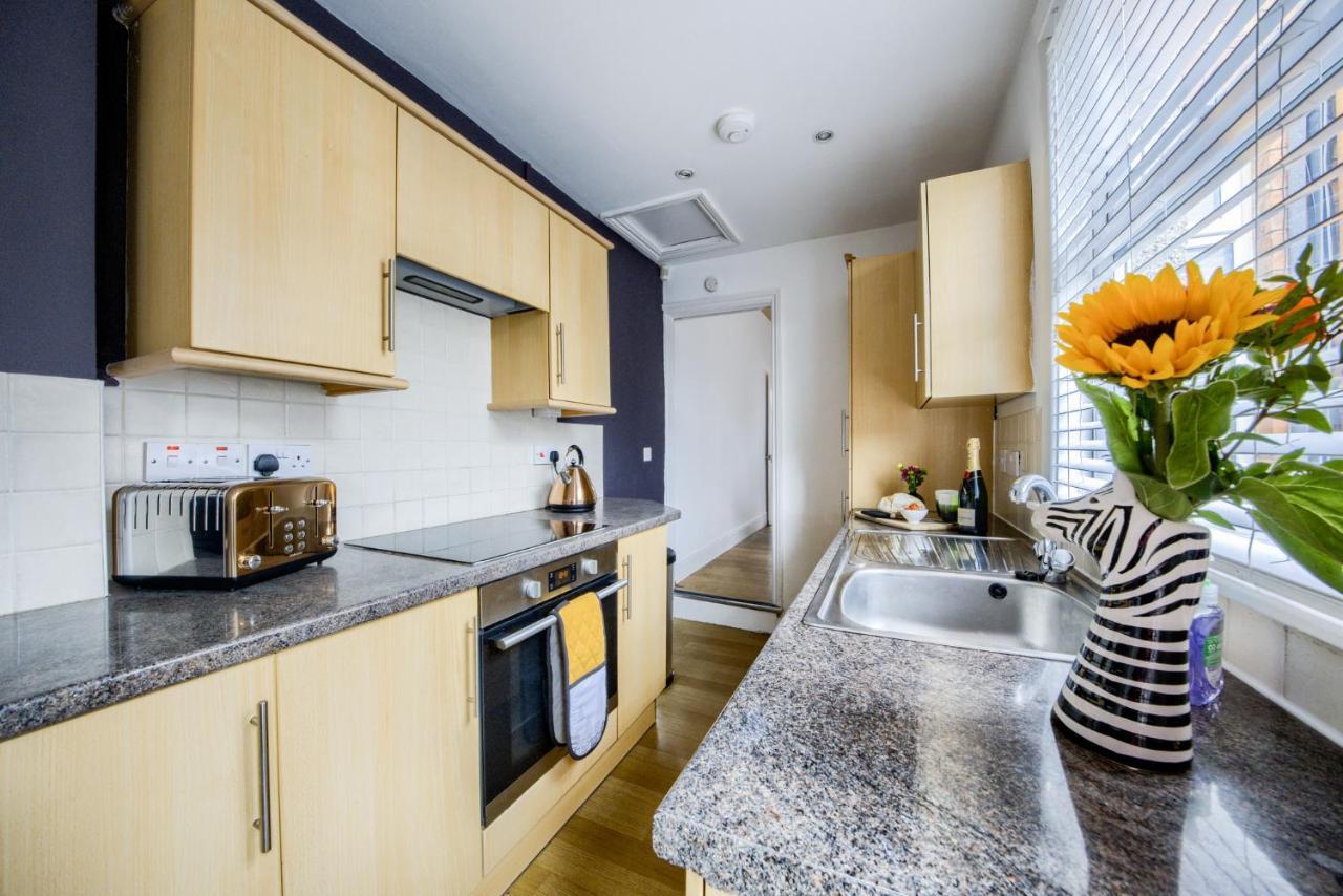 Coventry Fashionable House, City Centre, Free Parking, Sleeps 4, By Empower Homes Екстериор снимка