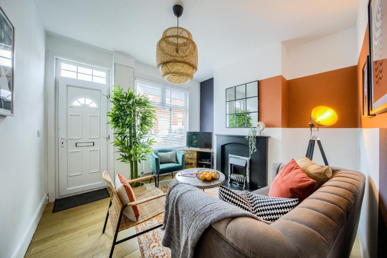 Coventry Fashionable House, City Centre, Free Parking, Sleeps 4, By Empower Homes Екстериор снимка